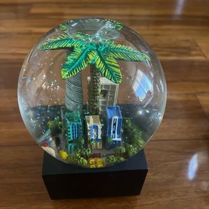 SAKS Miami snow globe (glitter globe) with music